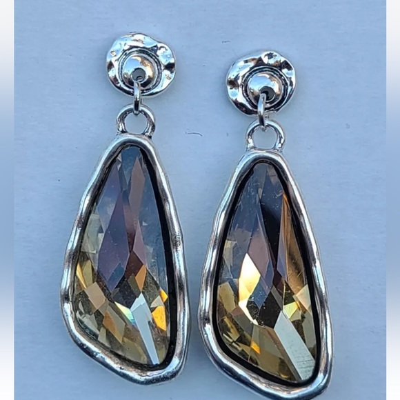 SUPERSTITION • Boho Earrings • Tea Crystal - Picture 3 of 9